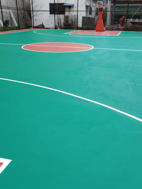 连州 球场长期使用易出现地面开裂